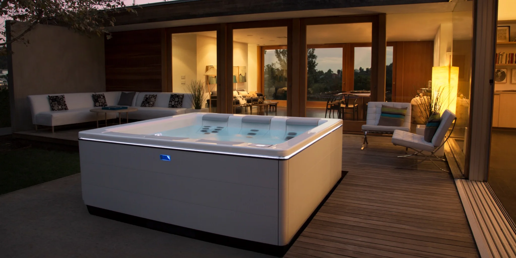 Bullfrog Spas STIL – nowoczesne jacuzzi z systemem JetPak